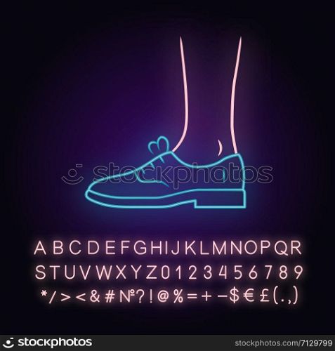 Brogues neon light icon. Women and men luxury leather oxford shoes. Stylish formal elegant footwear design. Glowing sign with alphabet, numbers and symbols. Vector isolated illustration