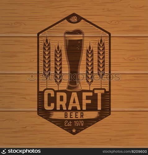 Craft Beer badge. Vector illustration. Vintage design for bar, pub and restaurant business. Photorealistic wood engraved craft beer design.. Vintage design for bar, pub and restaurant business.