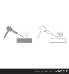 Hammer and wood carpentry set icon .