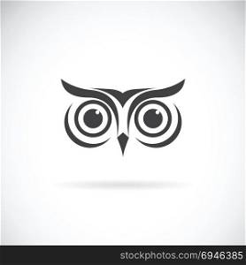 Vector of an owl face design on white background. Bird logo. Wild Animals. Easy editable layered vector illustration.
